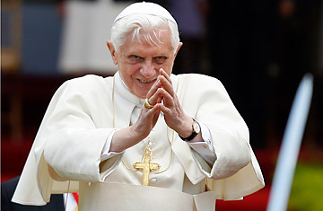 360_pope_benedict_portugal_0511.jpg