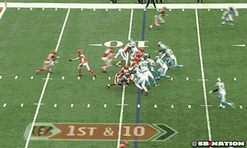 Nfl run GIF - Find on GIFER