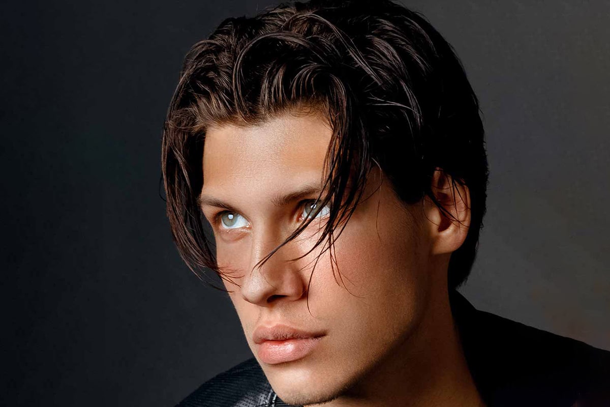9-best-middle-part-hairstyles-for-men-slicked-eboy-haircut.jpeg