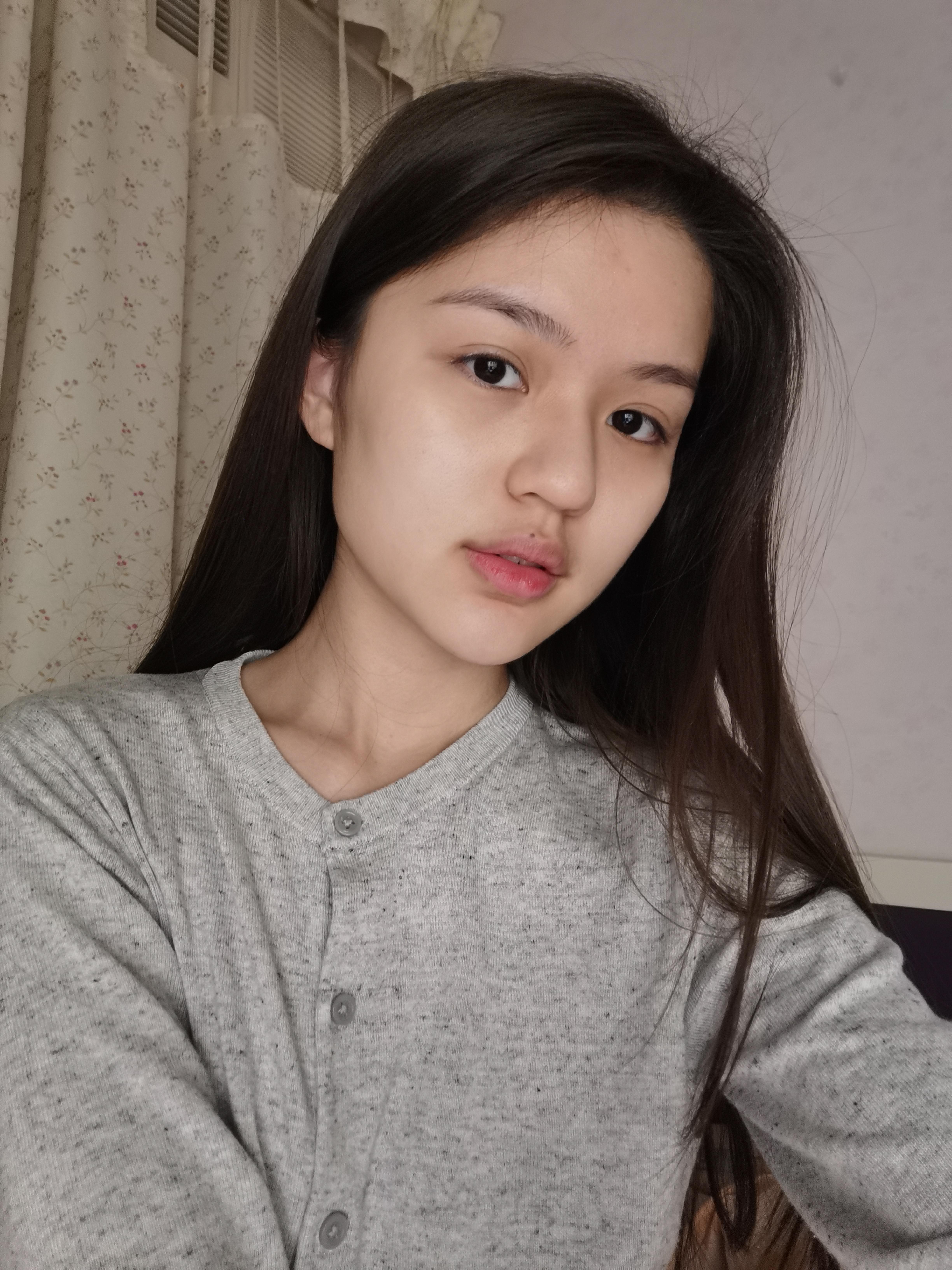 Dear reddit, I am a typical Asian girl with low self-esteem because my  facial features are very different from asian standards. My jawline is way  too masculine and I have a big