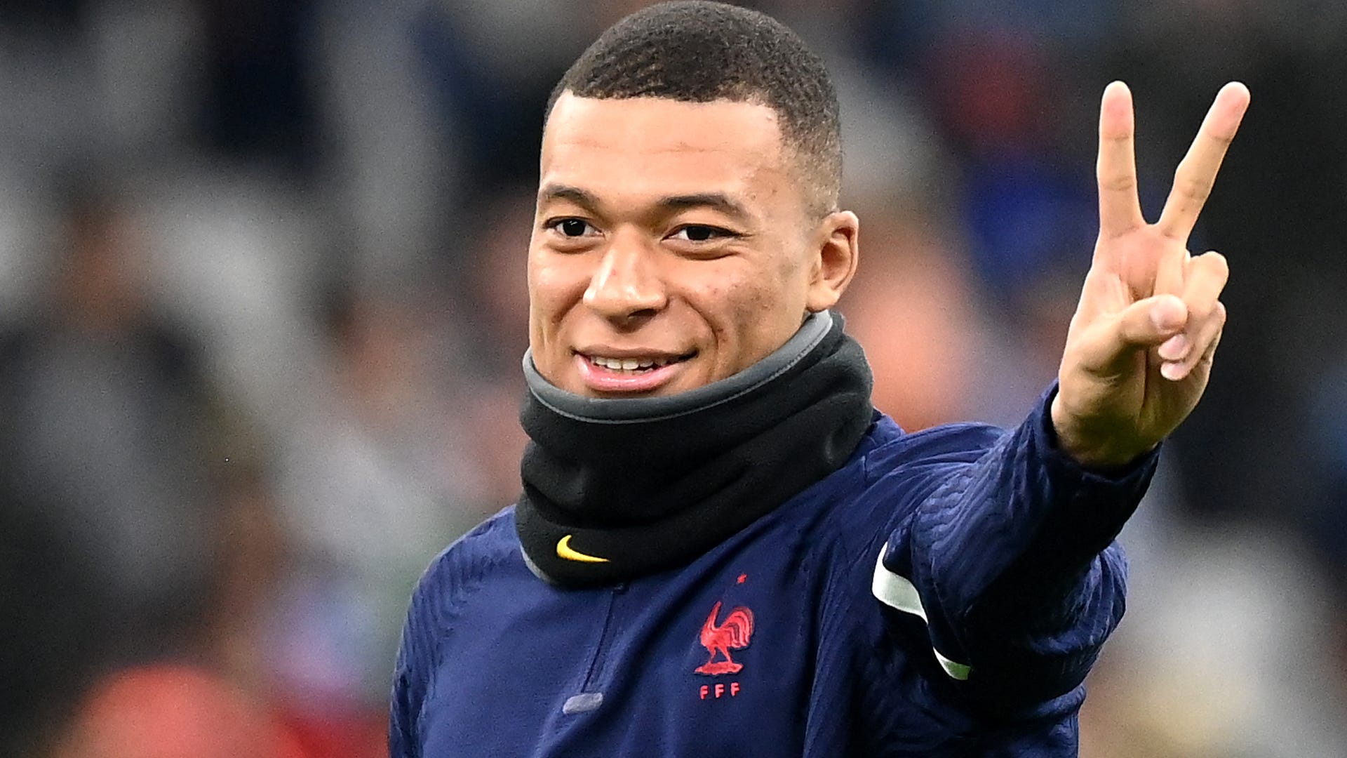 Kylian_Mbappe_France_training_2022.jpg