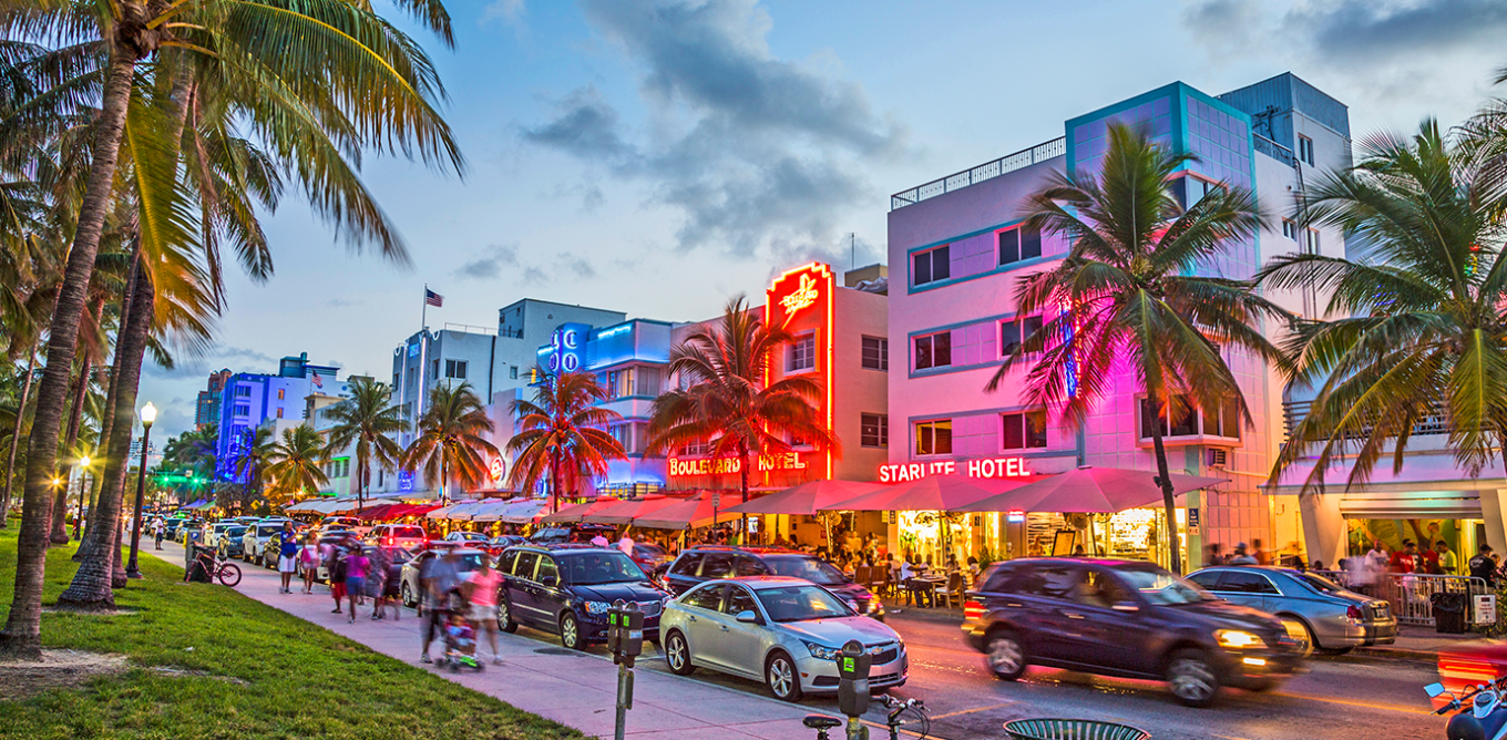 ocean-drive-miami-beautiful-streets-wide.png
