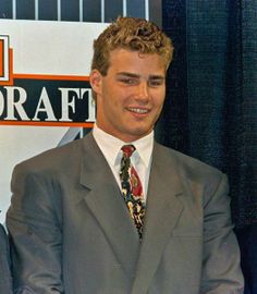 8ca4b9fed145879fab828ac9569680aa--eric-lindros-sidney-crosby.jpg