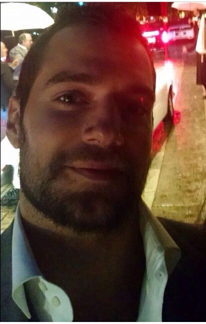 Henry Cavill selfie #sexybeast | Henry cavill, Henry, Gorgeous men