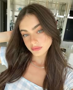 Descubra 56 ideias de Yael Shelbia | rosto, cabelo, modelos e muito mais