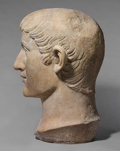 Side view of an over-sized marble bust of Constantine the Great. It is  exceptionally well carved and ha… | Art history, Metropolitan museum of  art, Ancient statues