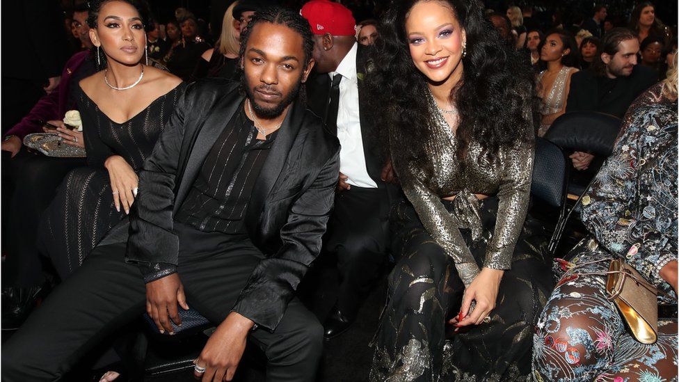 Kendrick Lamar stops white fan using N-word on stage at concert ...