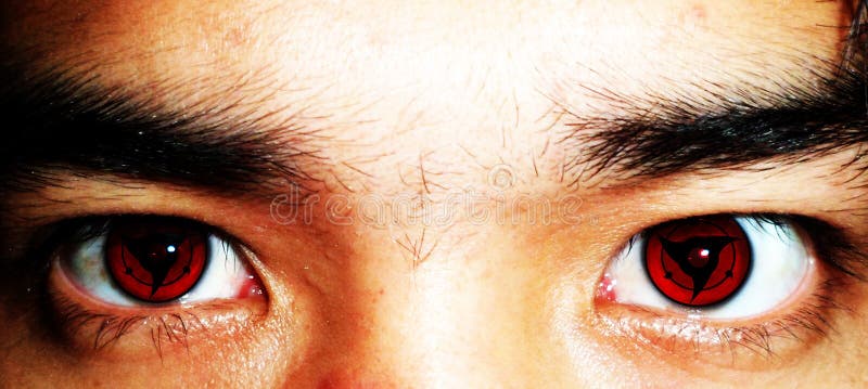 red-eyes-contact-lens-man-42476157.jpg