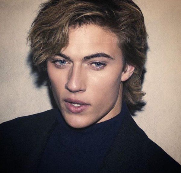 lucky blue smith | Tumblr | Lucky blue smith, Lucky blue, Brown hair men