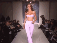 Runway Model GIFs | Tenor