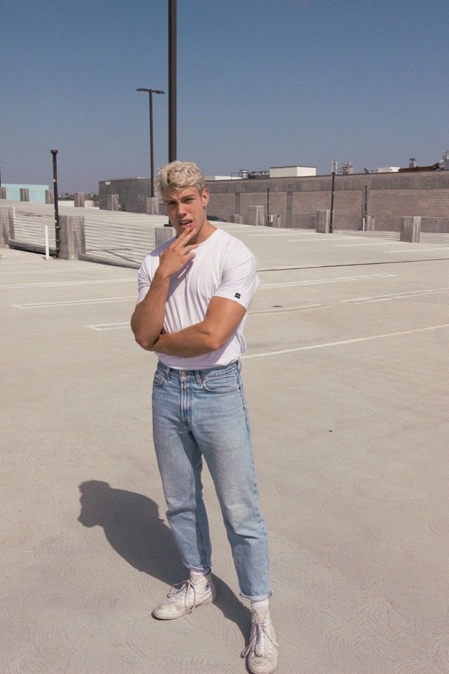 Pin by Mercy on Men's fashion | Mom jeans, Mens fashion