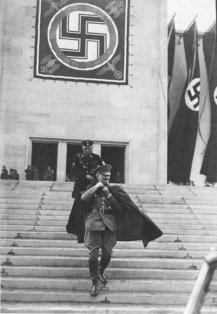 hitler-cape.jpg