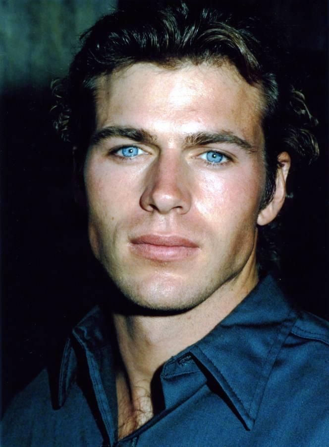 Pin de LeoGuy en Jon Erick Hexum | Hombres atractivos, Hombres hermosos, Fotos de rostro de hombres