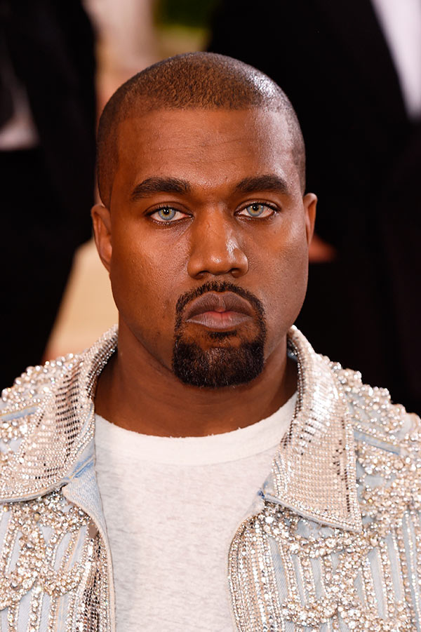 PIC] Kanye West's Blue Contacts At Met Gala: Matches Kim Kardashian's Dress  – Hollywood Life