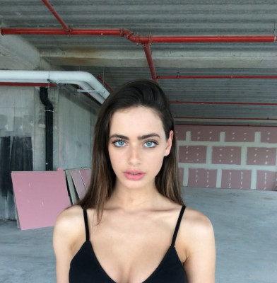 Yael Shelbia - Polaroids Gallery with 11 photos | Models | The FMD
