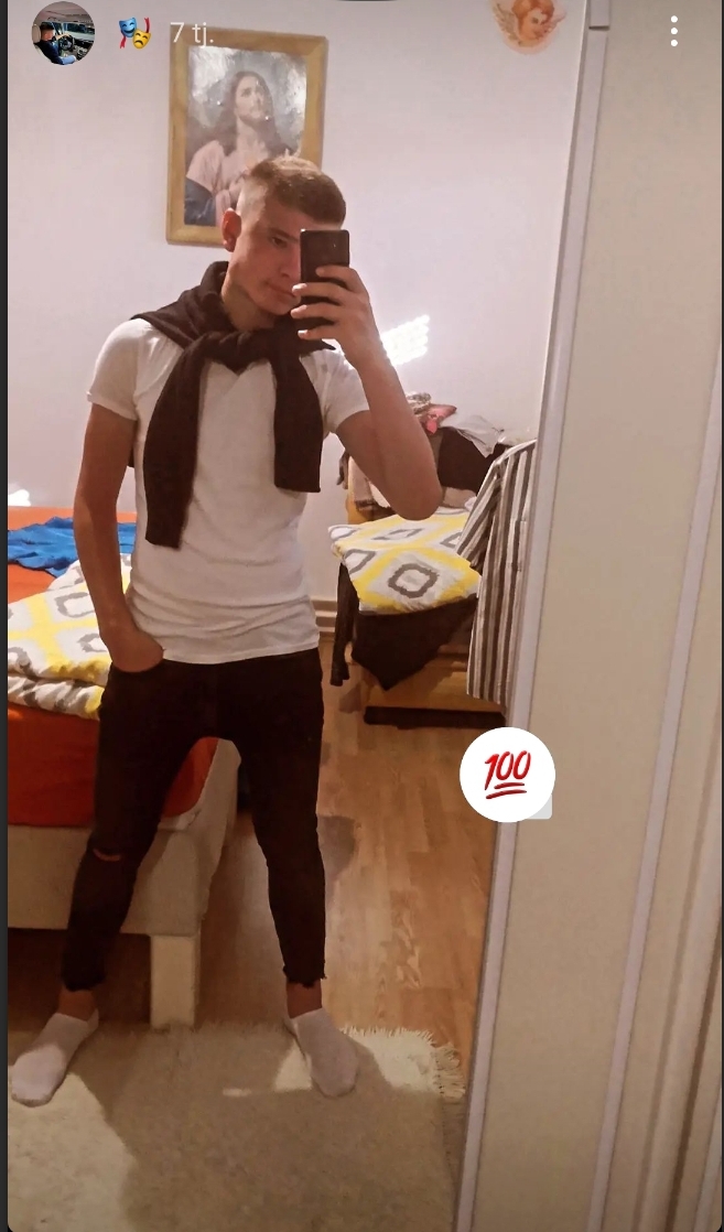 3112347_Screenshot_20220830-012606_One_UI_Home.jpg
