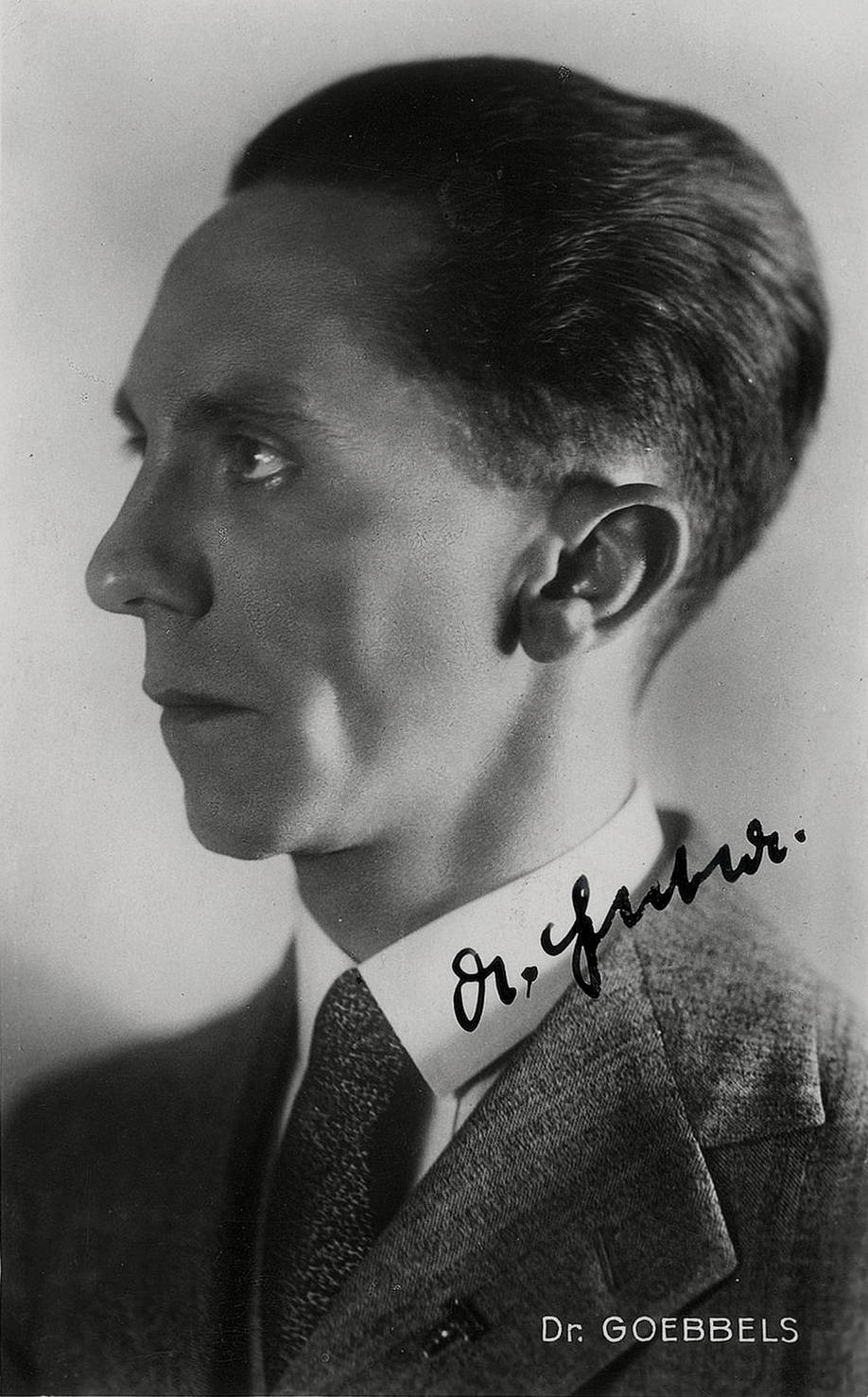 Fitxer:Porträt Joseph Goebbels.jpg - Viquipèdia, l'enciclopèdia lliure