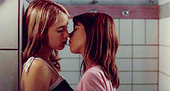 tumblr_m7iaxwjjp21qashmdo1_250.gif