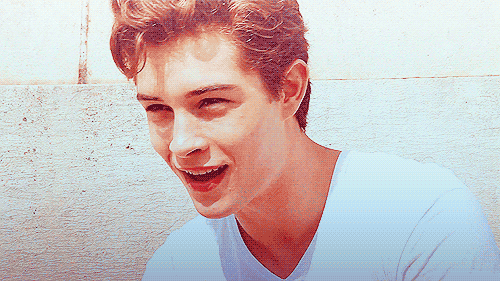 9208fe89d2e3cdcc8a9d73617e40d495.gif