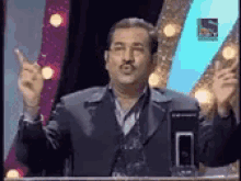 https://media.tenor.com/kwOZmPeBiwQAAAAM/indian-dancing.gif