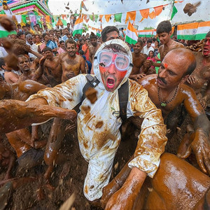 Inside India's Poop-Throwing Festival 🇮🇳💩 - Tyler Oliveira Episodes |  Podcast on Spotify