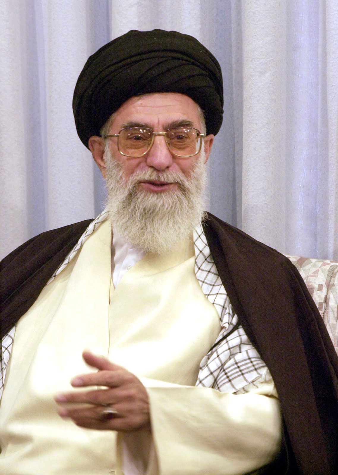 Ali-Khamenei-2002.jpg