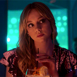 f8e7b8d765a8188b63b5eb86abb9b555.gif