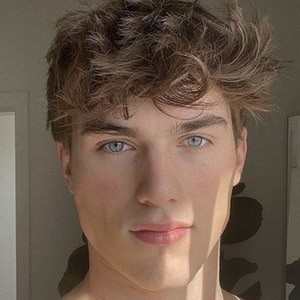 Zach Cox - Bio, Facts, Family | Famous Birthdays