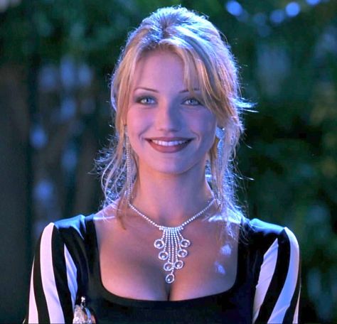 Pin by Emmie Green on Make-Up | Cameron diaz bikini, Cameron diaz young,  Cameron diaz