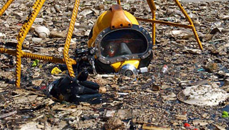 sewerdiver.jpg