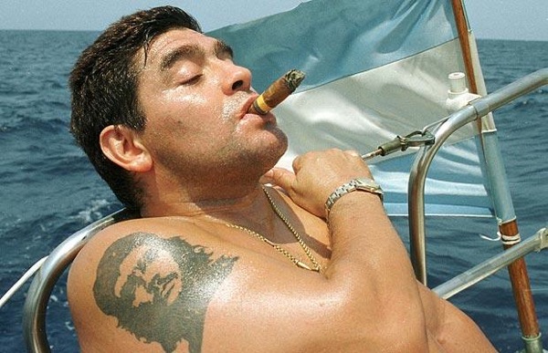 maradona_cigar_and_che_guevara_tattoo.jpg