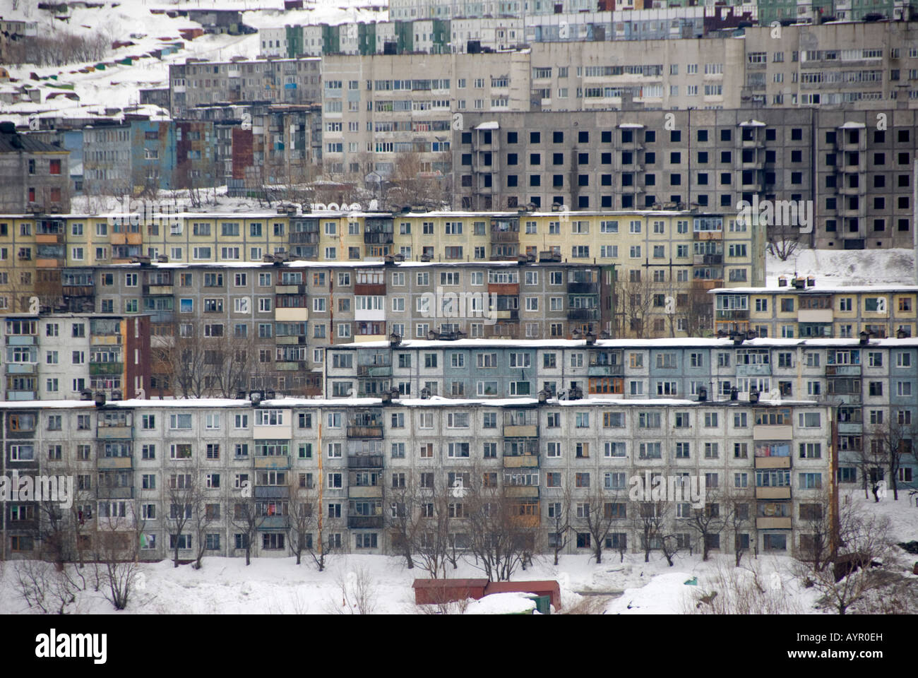 old-soviet-era-concrete-apartment-buildings-in-city-of-petropavlovsk-AYR0EH.jpg