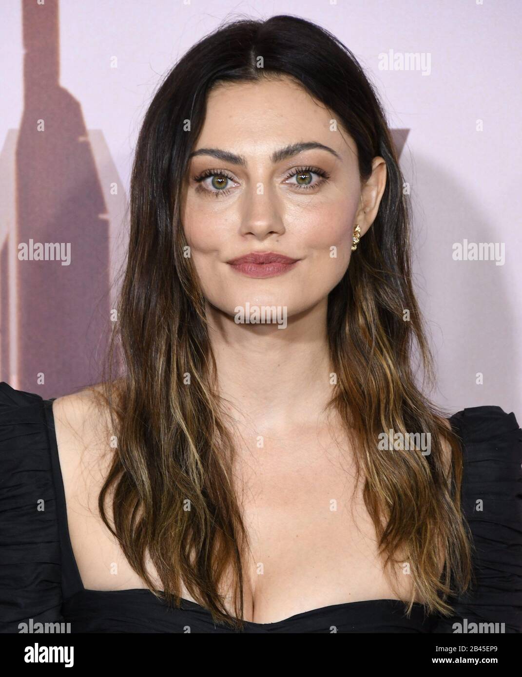 05-marzo-2020-hollywood-california-phoebe-tonkin-temporada-3-de-hbo-westworld-premiere-de-los-angeles-celebrado-en-el-teatro-chino-tcl-imagen-de-credito-birdie-thompson-admedia-via-zuma-wire-2b45ep9.jpg