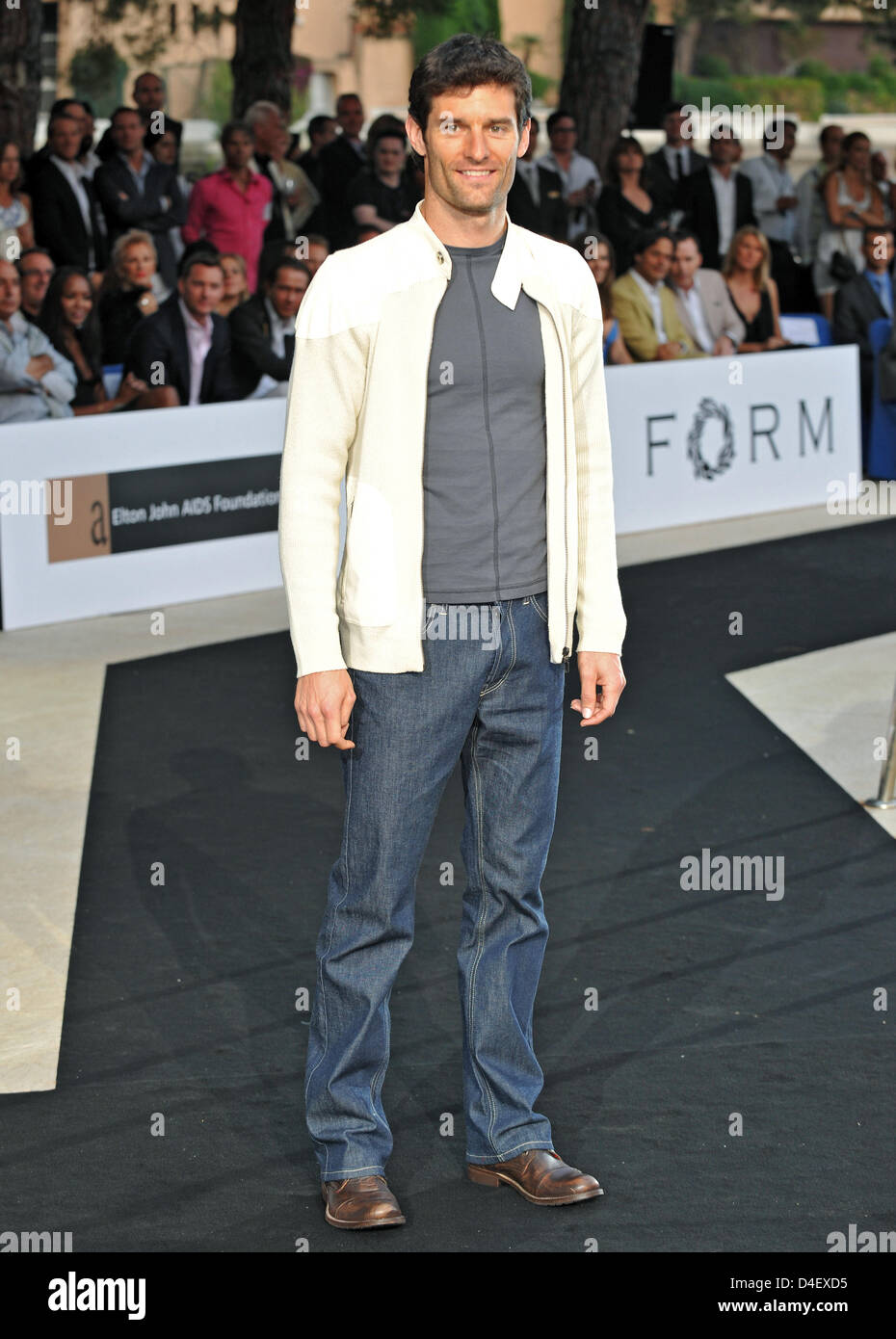 conductor-de-formula-uno-australiano-mark-webber-de-red-bull-racing-presenta-la-moda-de-la-petra-ecclestone-coleccion-de-ropa-de-hombre-en-la-pasarela-de-montecarlo-monaco-23-de-mayo-de-2008-petra-ecclestone-es-la-hija-del-jefe-de-la-f1-bernie-ecclestone-el-gran-premio-de-formula-1-de-monaco-2008-se-celebro-en-las-calles-del-principado-el-25-de-mayo-foto-gero-breloer-d4exd5.jpg