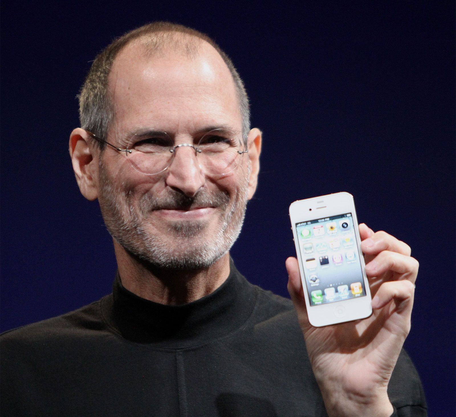 Steve-Jobs-iPhone-2010.jpg