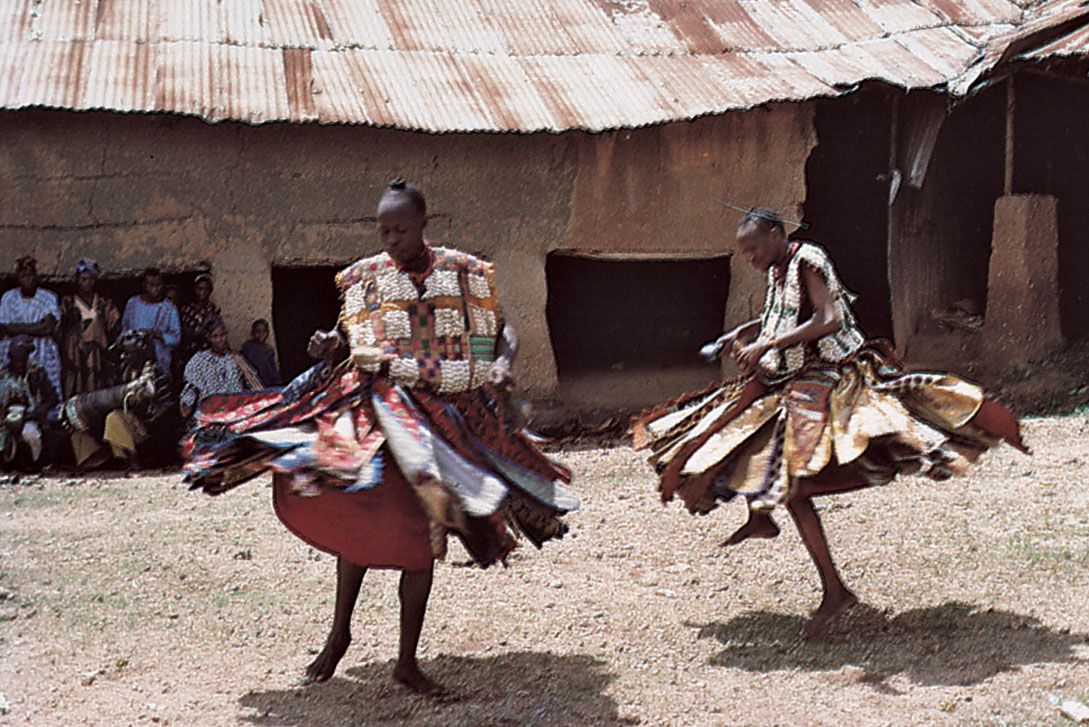 dancing-Nigeria-Shango-dance-honour-Yoruba.jpg