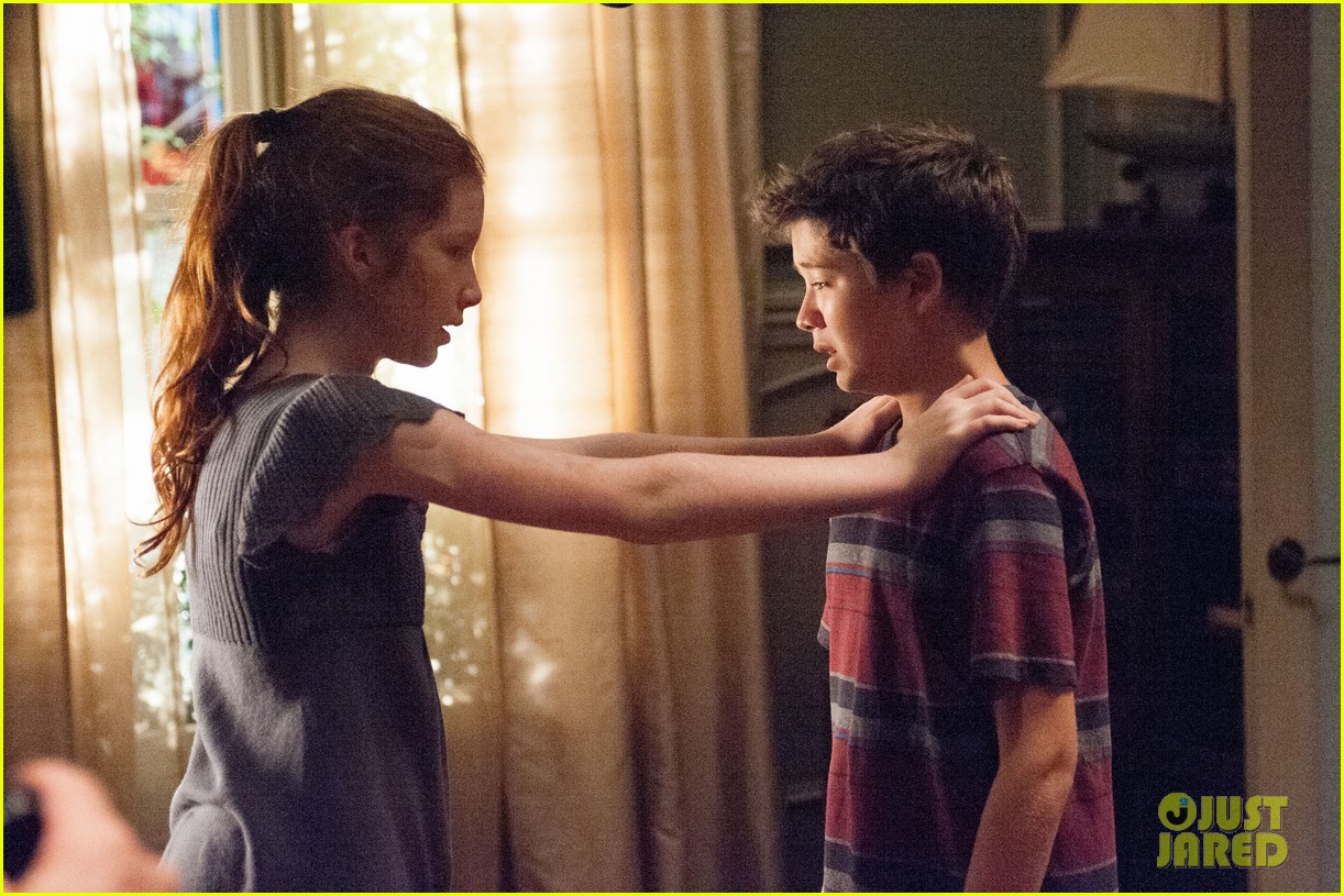oculus-will-scare-up-movie-audiences-this-weekend-11.jpg