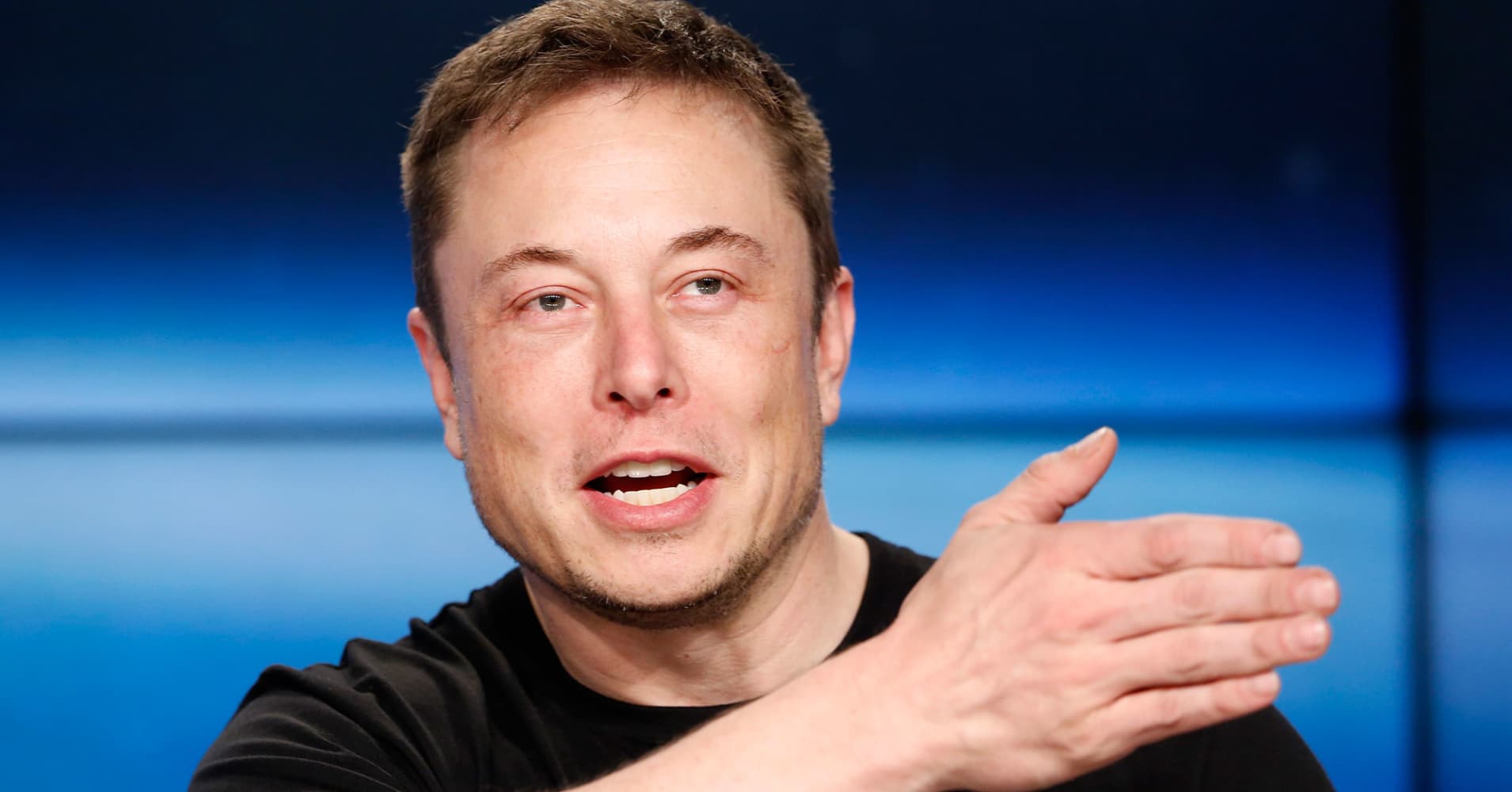 Elon Musk tweets he will delete Tesla and SpaceX Facebook accounts