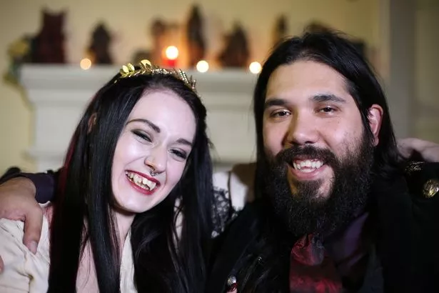 Love-At-First-Bite-Vampire-Couple-Suck-Each-Others-Blood.jpg