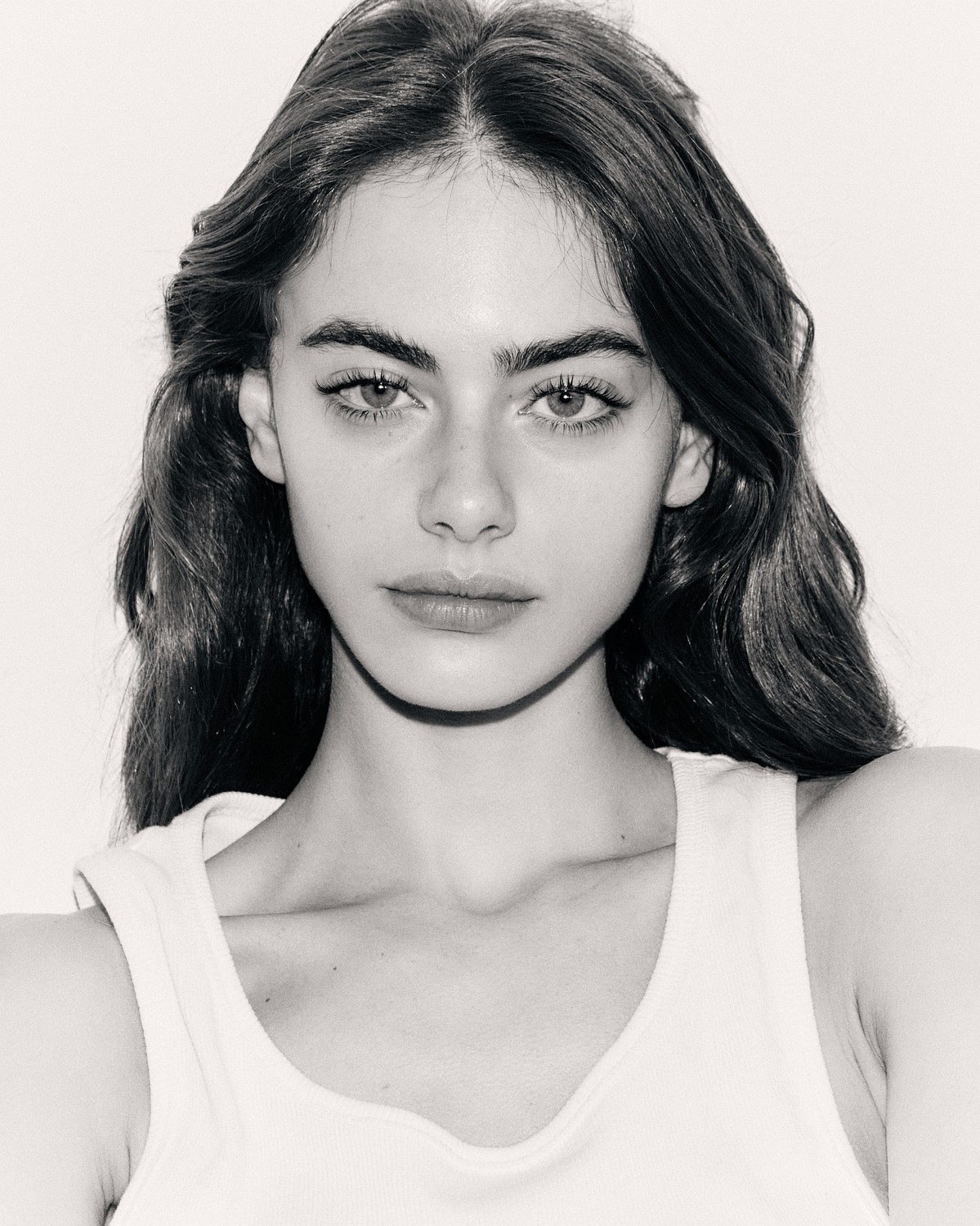 Yael Shelbia model represented by METROPOLITAN Yael Shelbia model represented by METROPOLITAN