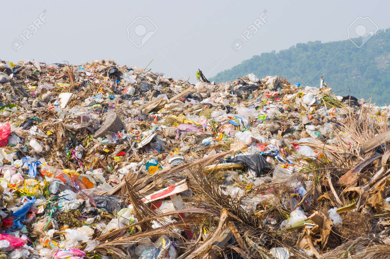 8190720-garbage-heap.jpg