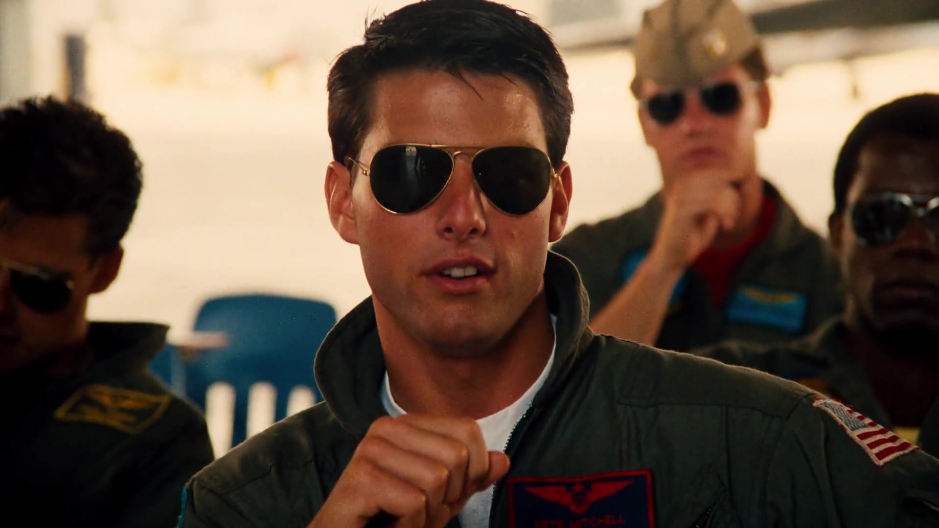 Ray-Ban-Aviator-3025-Sunglasses-Worn-by-Tom-Cruise-as-Pete-%E2%80%9CMaverick%E2%80%9D-Mitchell-in-Top-Gun-7.jpg