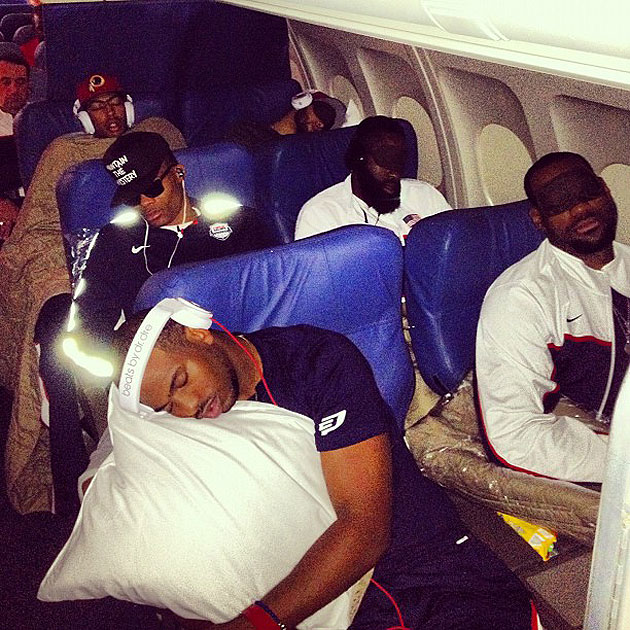 Kevin Love catches USA teammates, Coach K fast asleep on plane (PHOTO)