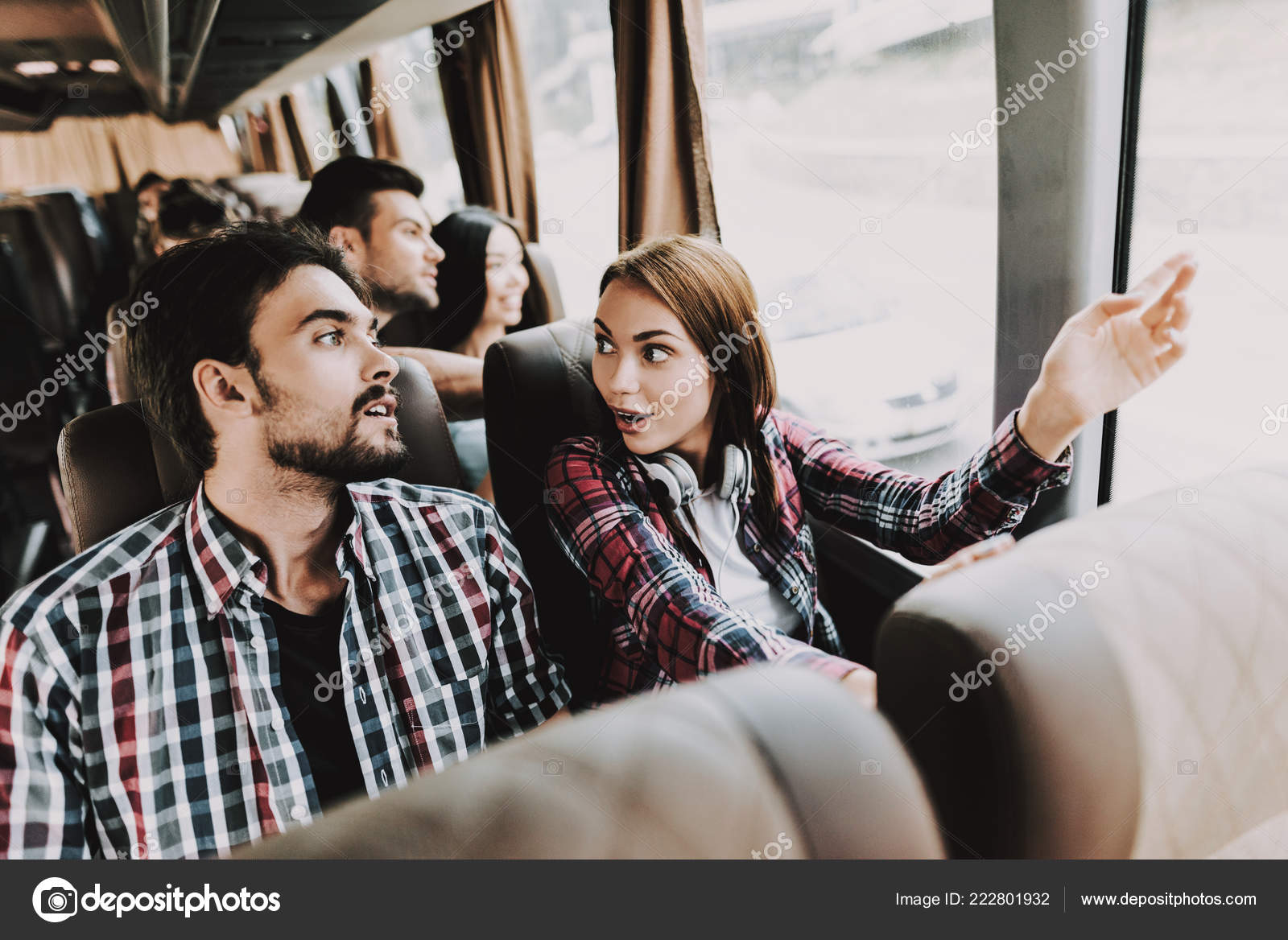 depositphotos_222801932-stock-photo-young-smiling-couple-traveling-tourist.jpg