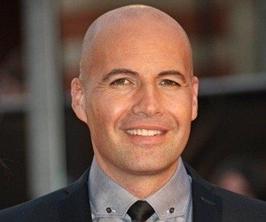 billy-zane-bald-actor-300x250.jpg