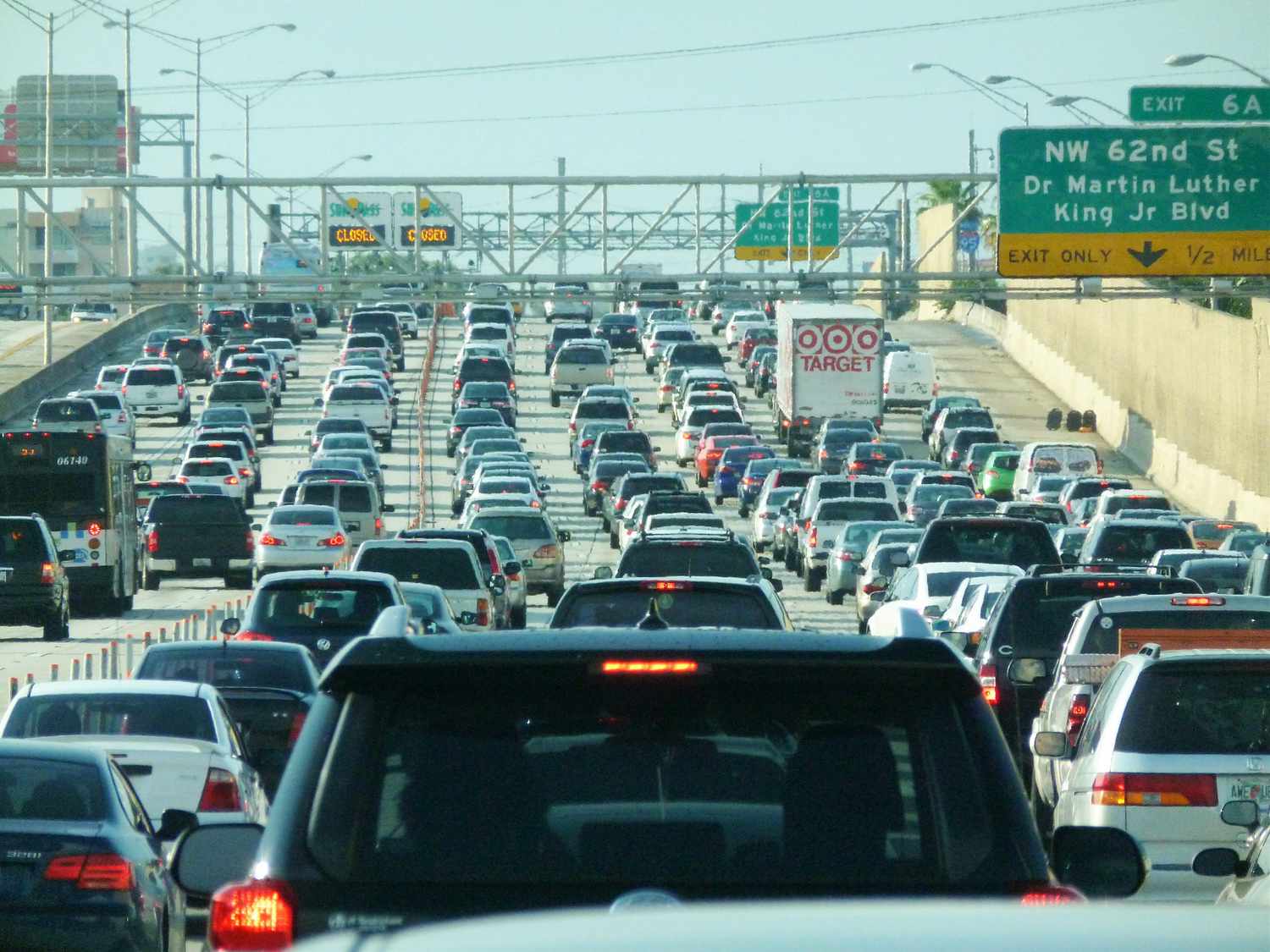 __opt__aboutcom__coeus__resources__content_migration__mnn__images__2017__08__Miami_traffic_jam_I-95_North_rush_hour-832d4788b2f24d529b485cd8a7ac45c1.jpg